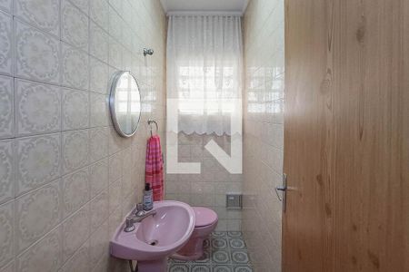 Casa à venda com 225m², 4 quartos e 3 vagas Casa à venda com 225m², 4 quartos e 3 vagasBanheiro 3