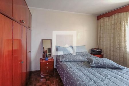 Casa à venda com 225m², 4 quartos e 3 vagas Casa à venda com 225m², 4 quartos e 3 vagasQuarto 1