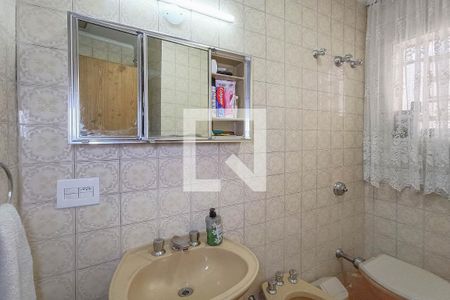 Casa à venda com 225m², 4 quartos e 3 vagas Casa à venda com 225m², 4 quartos e 3 vagasBanheiro 2