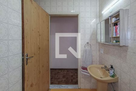 Casa à venda com 225m², 4 quartos e 3 vagas Casa à venda com 225m², 4 quartos e 3 vagasBanheiro 2