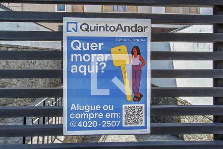 Casa à venda com 225m², 4 quartos e 3 vagas Casa à venda com 225m², 4 quartos e 3 vagasPlaquinha