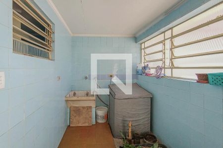 Casa à venda com 225m², 4 quartos e 3 vagas Casa à venda com 225m², 4 quartos e 3 vagasÁrea de Serviço