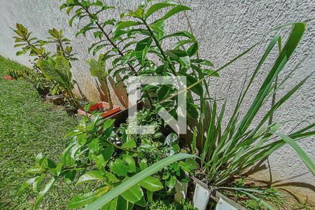 Casa à venda com 225m², 4 quartos e 3 vagas Casa à venda com 225m², 4 quartos e 3 vagasHorta