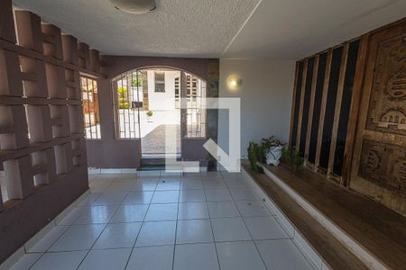 Casa à venda com 469m², 4 quartos e 4 vagas Casa à venda com 469m², 4 quartos e 4 vagasVagas de garagem