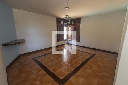 Casa à venda com 469m², 4 quartos e 4 vagas Casa à venda com 469m², 4 quartos e 4 vagasSala / 3 ambiantes