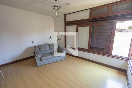 Casa à venda com 469m², 4 quartos e 4 vagas Casa à venda com 469m², 4 quartos e 4 vagasQuarto 4