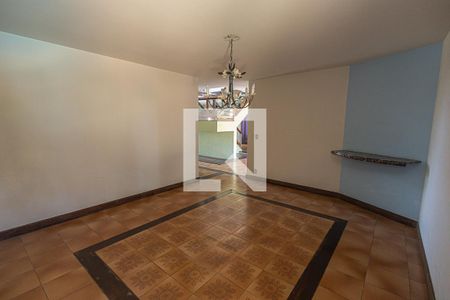 Casa à venda com 469m², 4 quartos e 4 vagas Casa à venda com 469m², 4 quartos e 4 vagasSala / 3 ambiantes