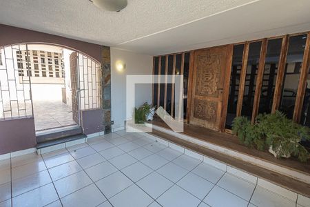 Casa à venda com 469m², 4 quartos e 4 vagas Casa à venda com 469m², 4 quartos e 4 vagasVagas de garagem