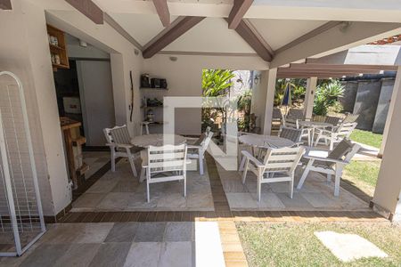 Casa à venda com 469m², 4 quartos e 4 vagas Casa à venda com 469m², 4 quartos e 4 vagasEspaço Gourmet / Jardim / Piscina