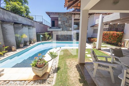 Casa à venda com 469m², 4 quartos e 4 vagas Casa à venda com 469m², 4 quartos e 4 vagasEspaço Gourmet / Jardim / Piscina