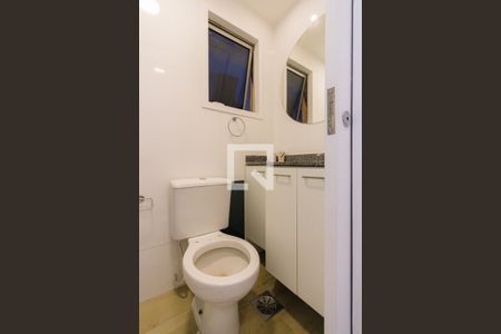 Apartamento à venda com 168m², 3 quartos e 2 vagas Apartamento à venda com 168m², 3 quartos e 2 vagasBanheiro Social 2