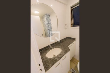 Apartamento à venda com 168m², 3 quartos e 2 vagas Apartamento à venda com 168m², 3 quartos e 2 vagasBanheiro Social 1