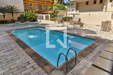 Apartamento à venda com 168m², 3 quartos e 2 vagas Apartamento à venda com 168m², 3 quartos e 2 vagasÁrea Comum - Piscina