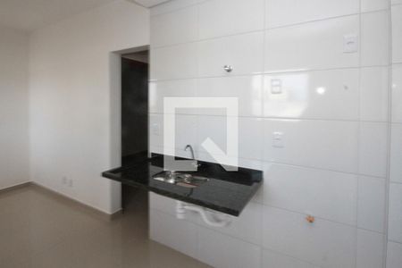 Cozinha de apartamento para alugar com 2 quartos, 33m² em Vila Antonieta, São Paulo