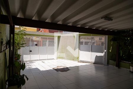 Casa à venda com 180m², 3 quartos e 2 vagas Casa à venda com 180m², 3 quartos e 2 vagasGaragem