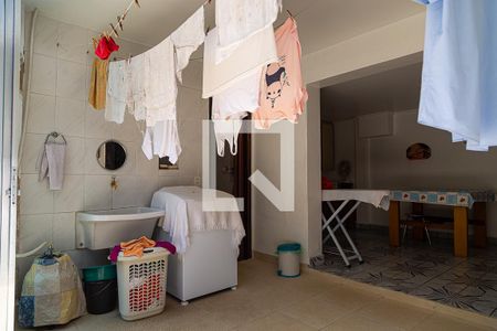 Casa à venda com 180m², 3 quartos e 2 vagas Casa à venda com 180m², 3 quartos e 2 vagasÁrea de Serviço