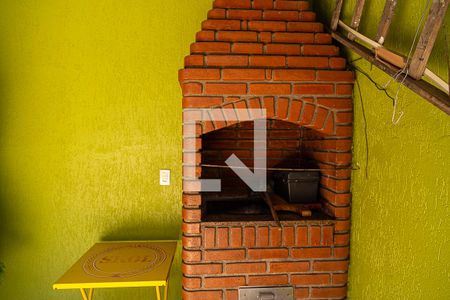 Casa à venda com 180m², 3 quartos e 2 vagas Casa à venda com 180m², 3 quartos e 2 vagasQuintal - Churrasqueira