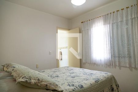 Casa à venda com 180m², 3 quartos e 2 vagas Casa à venda com 180m², 3 quartos e 2 vagasSuíte