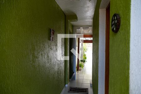 Casa à venda com 180m², 3 quartos e 2 vagas Casa à venda com 180m², 3 quartos e 2 vagasCorredor