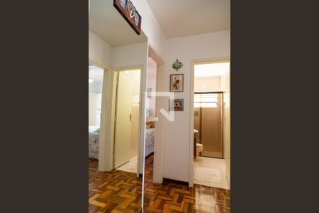 Casa à venda com 180m², 3 quartos e 2 vagas Casa à venda com 180m², 3 quartos e 2 vagasCorredor