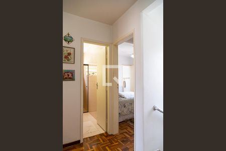 Casa à venda com 180m², 3 quartos e 2 vagas Casa à venda com 180m², 3 quartos e 2 vagasCorredor