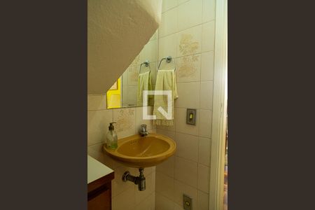 Casa à venda com 180m², 3 quartos e 2 vagas Casa à venda com 180m², 3 quartos e 2 vagasLavabo