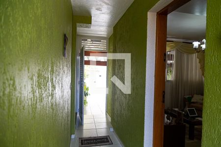 Casa à venda com 180m², 3 quartos e 2 vagas Casa à venda com 180m², 3 quartos e 2 vagasCorredor