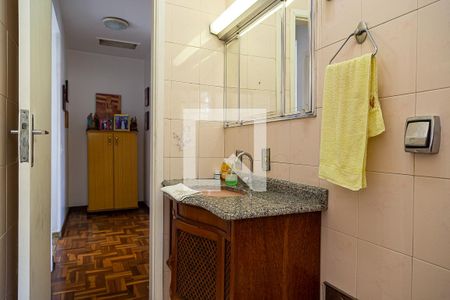 Casa à venda com 180m², 3 quartos e 2 vagas Casa à venda com 180m², 3 quartos e 2 vagasBanheiro Social