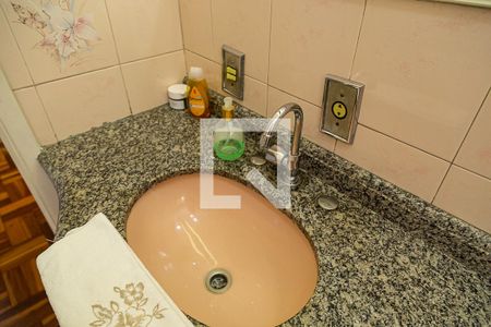 Casa à venda com 180m², 3 quartos e 2 vagas Casa à venda com 180m², 3 quartos e 2 vagasBanheiro Social - Pia