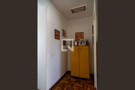 Casa à venda com 180m², 3 quartos e 2 vagas Casa à venda com 180m², 3 quartos e 2 vagasCorredor