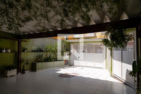 Casa à venda com 180m², 3 quartos e 2 vagas Casa à venda com 180m², 3 quartos e 2 vagasGaragem