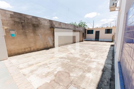 Studio para alugar com 42m², 1 quarto e 1 vaga Studio para alugar com 42m², 1 quarto e 1 vagaFachada