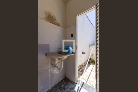 Casa à venda com 211m², 4 quartos e 3 vagas Casa à venda com 211m², 4 quartos e 3 vagasBanheiro de Serviço