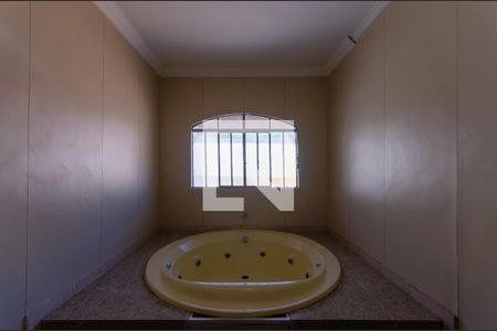 Casa à venda com 211m², 4 quartos e 3 vagas Casa à venda com 211m², 4 quartos e 3 vagasBanheiro Suíte