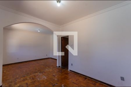 Casa à venda com 211m², 4 quartos e 3 vagas Casa à venda com 211m², 4 quartos e 3 vagasQuarto 1