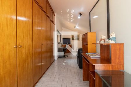 Casa à venda com 390m², 5 quartos e 4 vagas Casa à venda com 390m², 5 quartos e 4 vagasCobertura