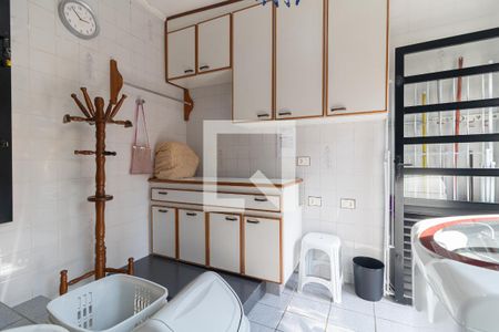 Casa à venda com 390m², 5 quartos e 4 vagas Casa à venda com 390m², 5 quartos e 4 vagasLavanderia