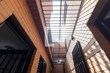 Casa à venda com 390m², 5 quartos e 4 vagas Casa à venda com 390m², 5 quartos e 4 vagasCorredor