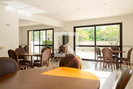 Apartamento à venda com 220m², 4 quartos e 4 vagas Apartamento à venda com 220m², 4 quartos e 4 vagasÁrea comum - Salão de festas