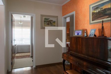 Apartamento à venda com 220m², 4 quartos e 4 vagas Apartamento à venda com 220m², 4 quartos e 4 vagasHall quartos