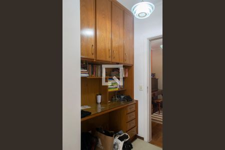 Apartamento à venda com 220m², 4 quartos e 4 vagas Apartamento à venda com 220m², 4 quartos e 4 vagasQuarto 2