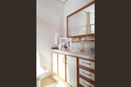 Apartamento à venda com 220m², 4 quartos e 4 vagas Apartamento à venda com 220m², 4 quartos e 4 vagasBanheiro quarto 1