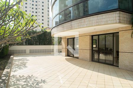 Apartamento à venda com 220m², 4 quartos e 4 vagas Apartamento à venda com 220m², 4 quartos e 4 vagasÁrea comum