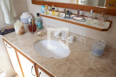 Apartamento à venda com 220m², 4 quartos e 4 vagas Apartamento à venda com 220m², 4 quartos e 4 vagasBanheiro quarto 1