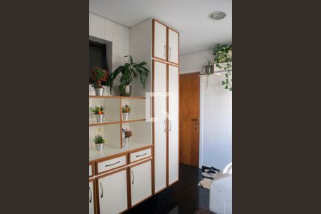 Apartamento à venda com 220m², 4 quartos e 4 vagas Apartamento à venda com 220m², 4 quartos e 4 vagasÁrea de Serviço