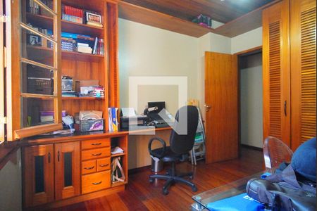 Casa à venda com 340m², 4 quartos e 2 vagasQuarto  2