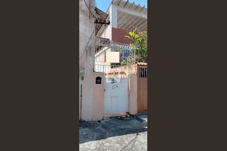 Casa à venda com 44m², 1 quarto e sem vaga Casa à venda com 44m², 1 quarto e sem vagaEntrada