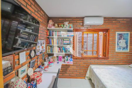 Casa à venda com 214m², 4 quartos e 2 vagas Casa à venda com 214m², 4 quartos e 2 vagasQuarto