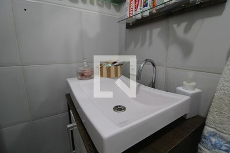 Casa de condomínio à venda com 101m², 3 quartos e 2 vagasPia banheiro comum