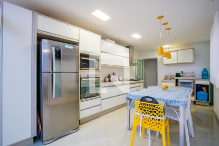 Apartamento à venda com 90m², 2 quartos e 1 vagaCozinha